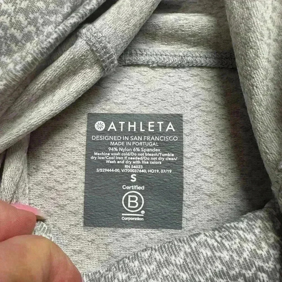 Athleta Gray Long Sleeve Hooded Fitted Running Top - Picture 3 of 3